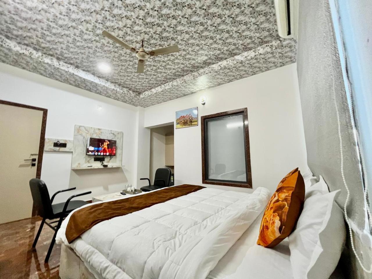 Hotel Banjara Hills Abu Road Exterior photo