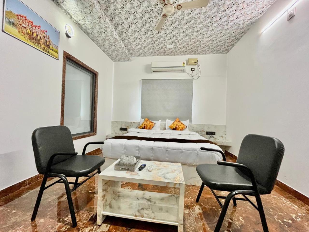Hotel Banjara Hills Abu Road Exterior photo